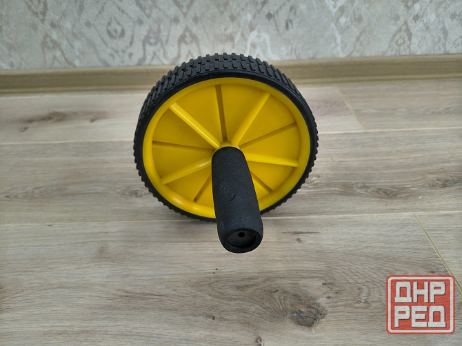 Ролик для пресса двухколесный, желтый. Цена снижена Донецк - изображение 2
