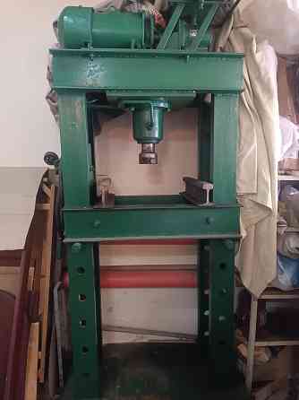 Продам Гидравлический Пресс Донецк