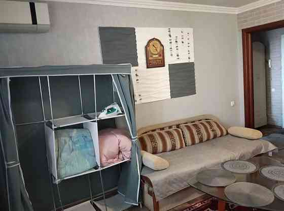 сдам свою просторную и светлую квартиру посуточно , вода постоянно из крана горячая и холодная 4000 Макеевка