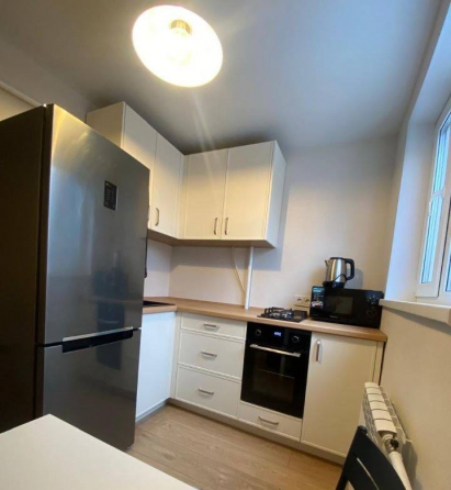 Сдается на длительный срок уютная двухкомнатная квартира с абсолютно новым ремонтом Донецк