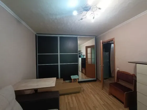 продам 1-комнатную квартиру на Оцкб, 3 этаж Донецк