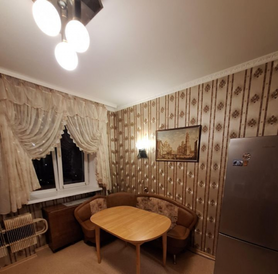 Сдается уютная однокомнатная квартира в центре города на первом этаже Донецк