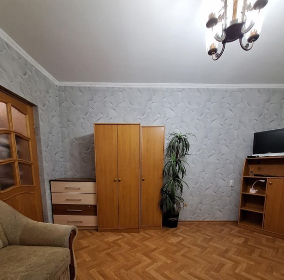 Сдается уютная однокомнатная квартира в центре города на первом этаже Донецк