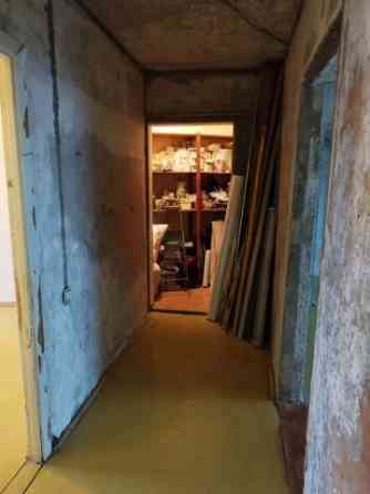 4 ком. кв. под ремонт, 86,9 м², 6/9 эт., Пролетарский р-н, ул. Прожекторная - 7,5 млн руб Донецк