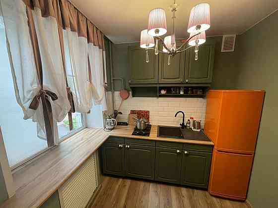 Очень просторная однокомнатная квартира 45 м², 2/4 эт., Ворошиловский район, бульвар Пушкина, Площа Донецк