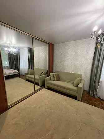 Очень просторная однокомнатная квартира 45 м², 2/4 эт., Ворошиловский район, бульвар Пушкина, Площа Донецк