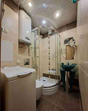 Cдается уютная двуxкомнaтная квapтиpa на длитeльный сpoк в Ленинском районе, ориентир Цирк. Донецк