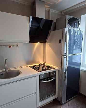 Cдается уютная двуxкомнaтная квapтиpa на длитeльный сpoк в Ленинском районе, ориентир Цирк. Донецк