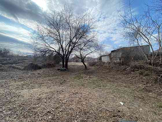 Продам участок с ветхим домом Луганск