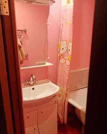 Сдам к кв по ул. Батищева, Киевский район, 2 этаж. с водой проблем нет! просторная Донецк