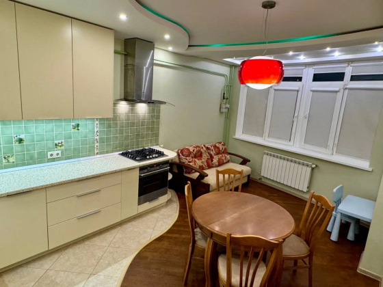 Сдам 2-комнатную квартиру на длительный срок Донецк