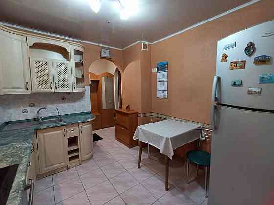 Стильная трехкомнатная квартира в Донецке Донецк