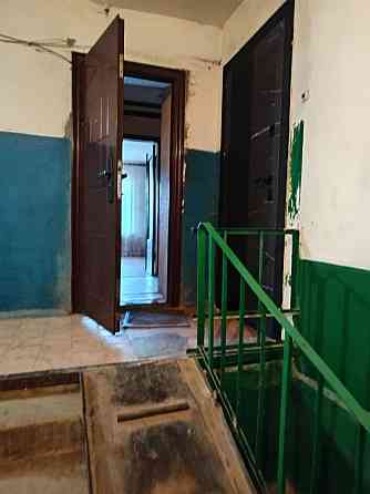 Продам двухкомнатную квартиру Зугрэс