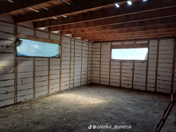 Продам земельный участок с недостроенным зданием Донецк