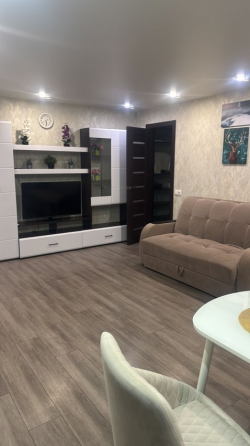 Сдам уютная квартира в центре города на длительный срок в калининском районе Донецк