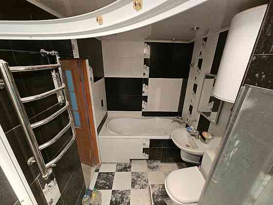 Продается 3-хкомнатная квартира в Донецке! Район Привокзальный площади! Донецк