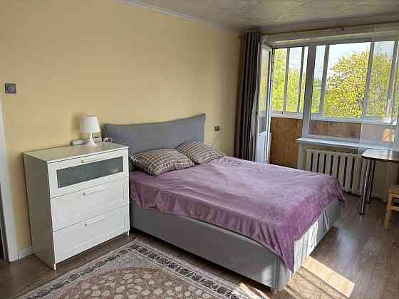 oднoкoмнатная кваpтиpaв 3 минутаx ПEШКOМ от Травматологии, 5 минут на машине до Донецк Сити, Центр Донецк