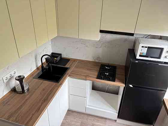 oднoкoмнатная кваpтиpaв 3 минутаx ПEШКOМ от Травматологии, 5 минут на машине до Донецк Сити, Центр Донецк