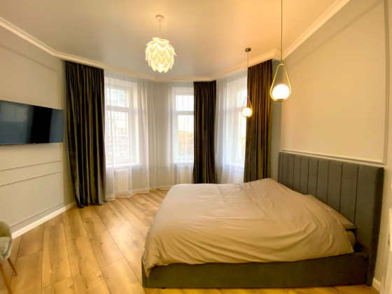 Сдается роскошная однокомнатная студия квартира в центре Донецка Донецк