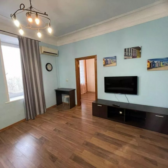 Сдается трехкомнатная квартира на длительный срок Донецк