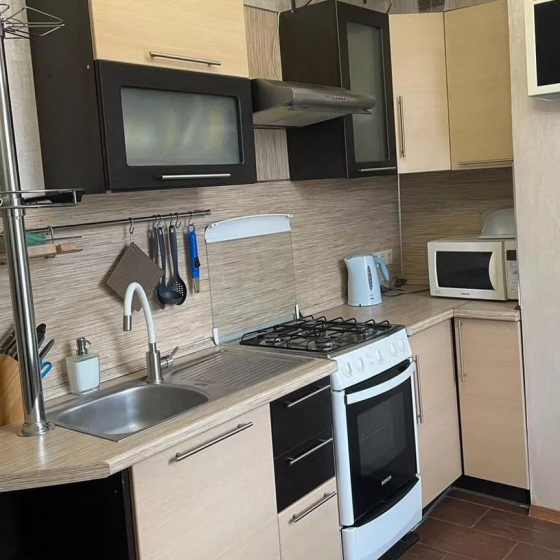 Сдается трехкомнатная квартира на длительный срок Донецк