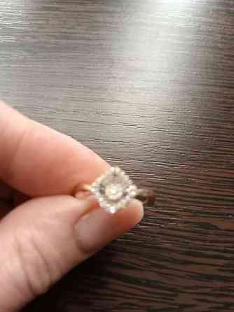 Кольцо с бриллиантом Макеевка