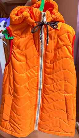 Верхняя одежда на девочку Донецк