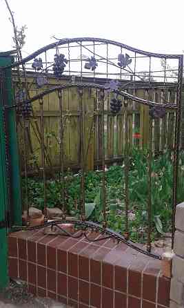 Изготовим Ограды на кладбище, решетки на окна, козырьки над дверями. Донецк