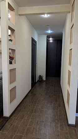 Сдам уютную 2-комнатную квартиру в Будённовском районе, расположение: ул. Независимости, 46А Донецк