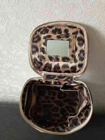 Сумочка -саквояж,для косметики Макеевка