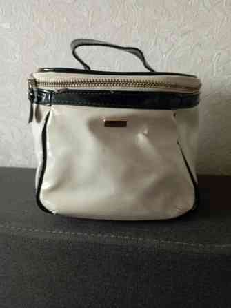 Сумочка -саквояж,для косметики Макеевка