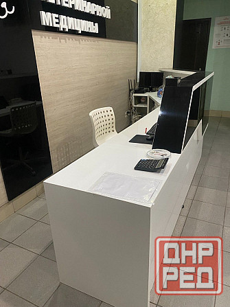 Стойка ресепшен с панелью на стене Донецк - изображение 3