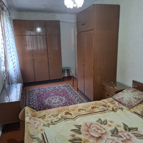 в офис ехать не нужно ты.сдам 2к кв Крытый рынок. Ворошиловский. Есть другие кв. Ан Донецк