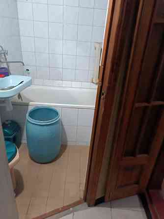 Здесь вода круглосуточно! Берем всех! Сдам 2 комн на земле центр ворошиловского р-на Донецк