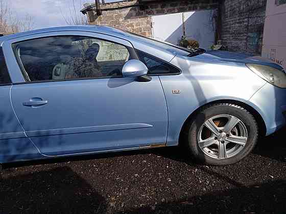 продам машину Opel Corsa Макеевка