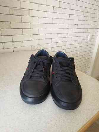 Продам кроссовки для мальчика 39 р-р Донецк