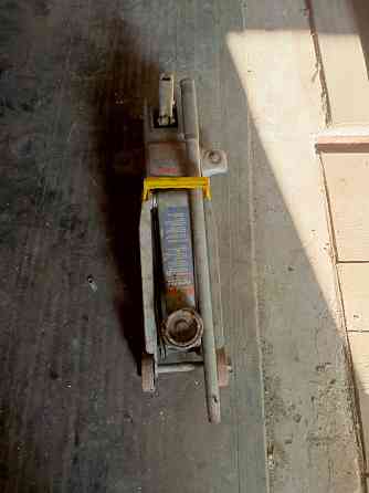 Домкрат автомобильный Донецк