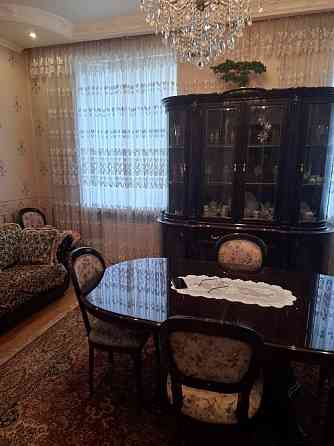 Продам 3х комнатную крупногабаритную квартиру в самом центре города . Донецк