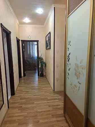 Продам 3х комнатную крупногабаритную квартиру в самом центре города . Донецк