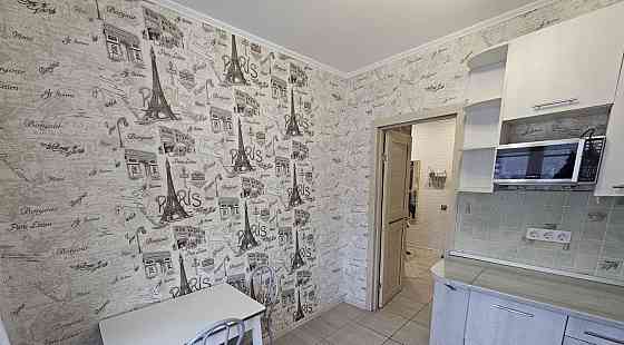 Сдаётся уютная 2 комнатная квартира. Удобное расположение дома, рядом магазины, ост. Транспорта Мариуполь