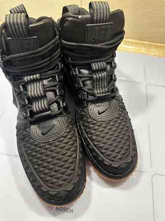 Кроссовки Nike. Донецк