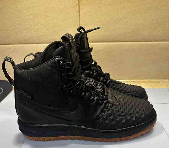 Кроссовки Nike. Донецк