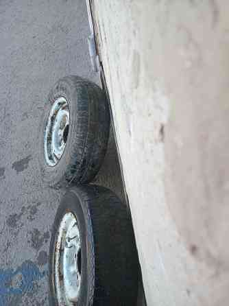 Продаю два колеса в сборе на волгу Донецк