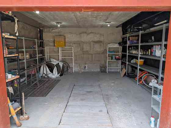 Продаётся удобный двухуровневый гараж в кооперативе "Авто-Ласточка" Донецк