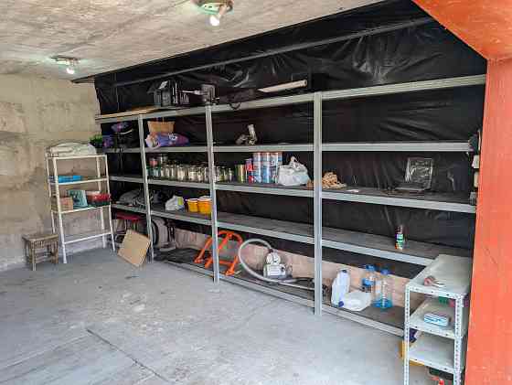 Продаётся удобный двухуровневый гараж в кооперативе "Авто-Ласточка" Донецк