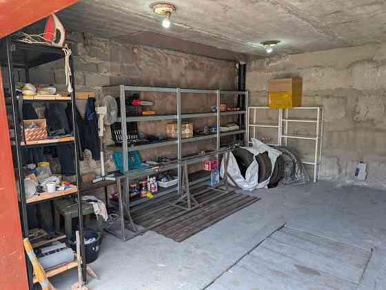 Продаётся удобный двухуровневый гараж в кооперативе "Авто-Ласточка" Донецк