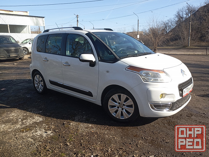Продам свой автомобиль Ситроен с3 Пикассо 2012г. Макеевка - изображение 1