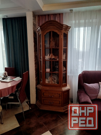Продам по вашей цене шкаф-витрину натуральный дуб Донецк - изображение 1
