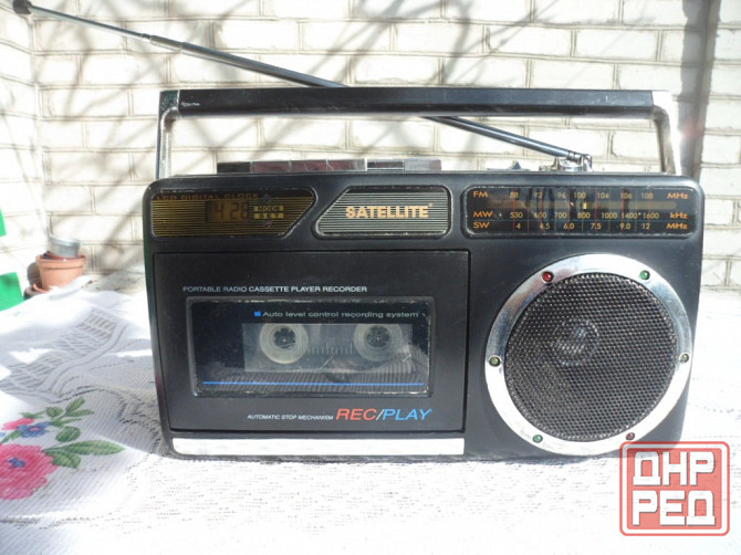 Радиоприёмник satellite sony. Енакиево - изображение 1