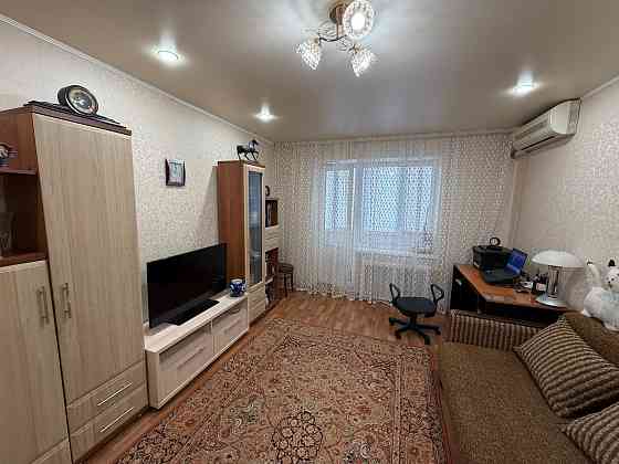 Продам 2 ком. кв., 1/9 эт., 51 м.кв. - Донецк, пр. Ленинский, мкр. Голубой-1, вода круглосуточно Донецк